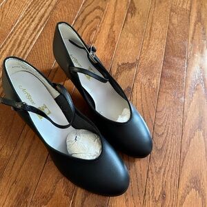 Art Stone Black Tap Shoes Size 9.5